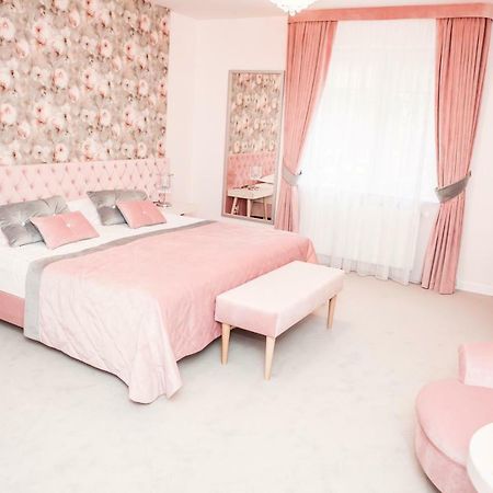 Basniowa Hotel Wyszkow Bagian luar foto
