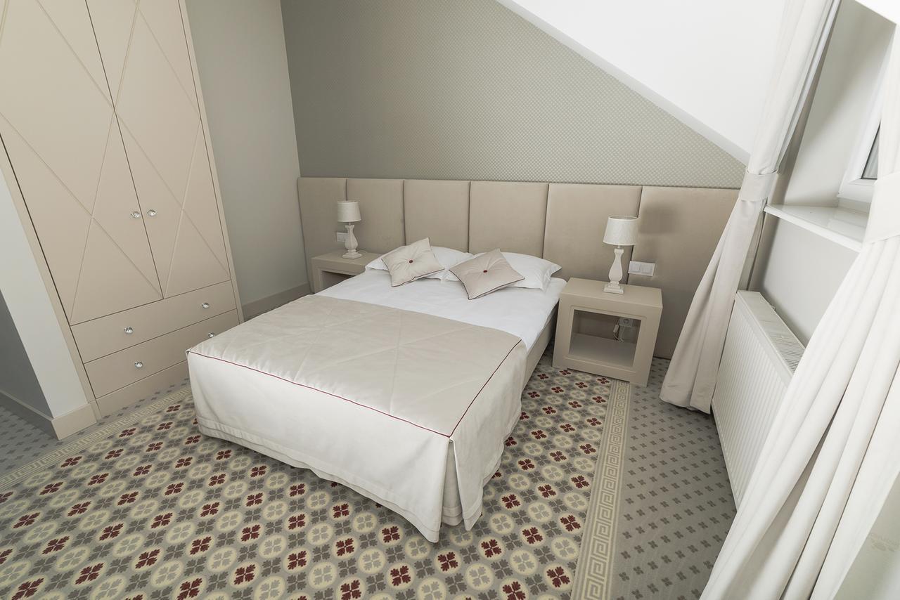 Basniowa Hotel Wyszkow Bagian luar foto