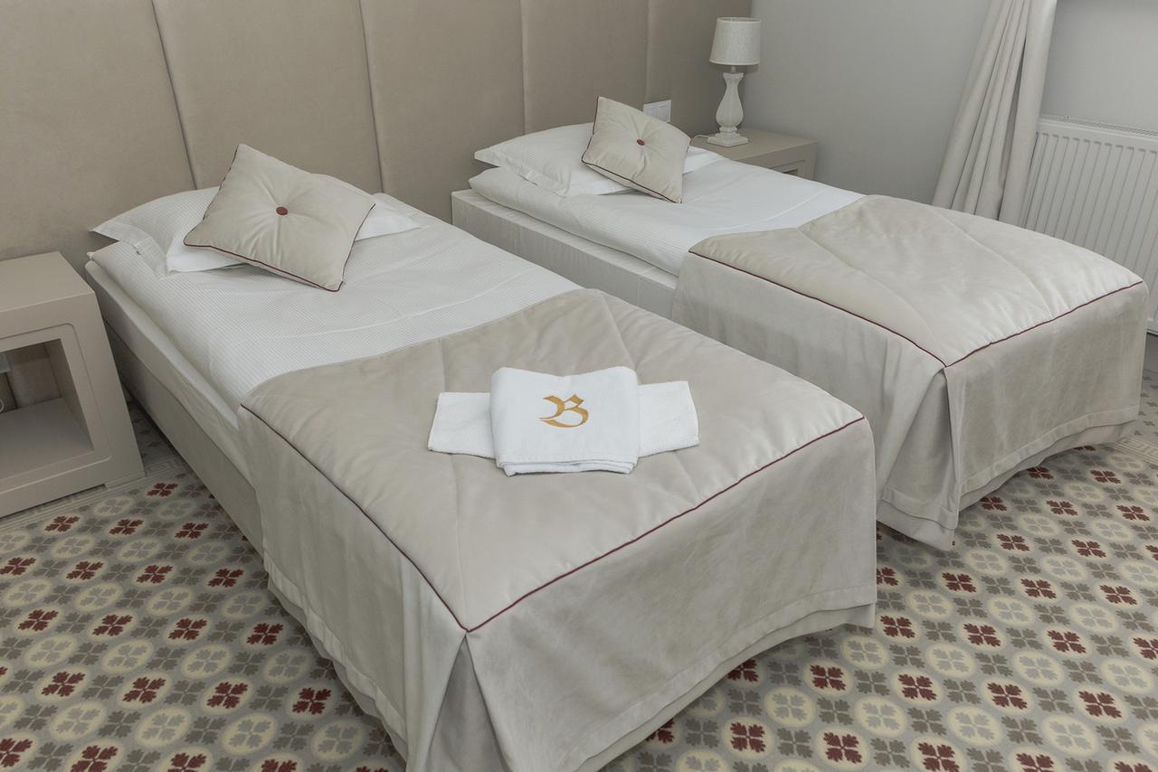 Basniowa Hotel Wyszkow Bagian luar foto