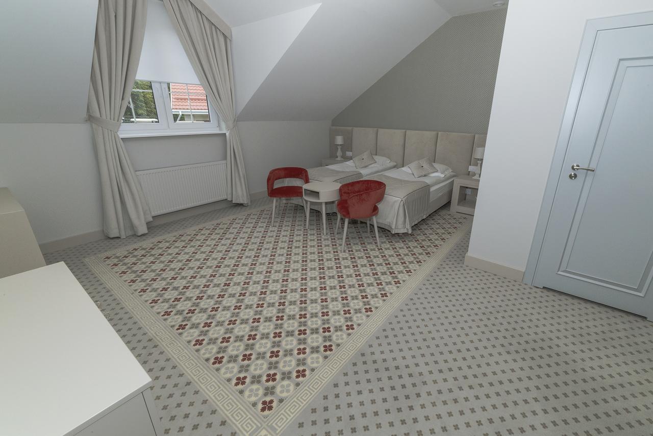 Basniowa Hotel Wyszkow Bagian luar foto