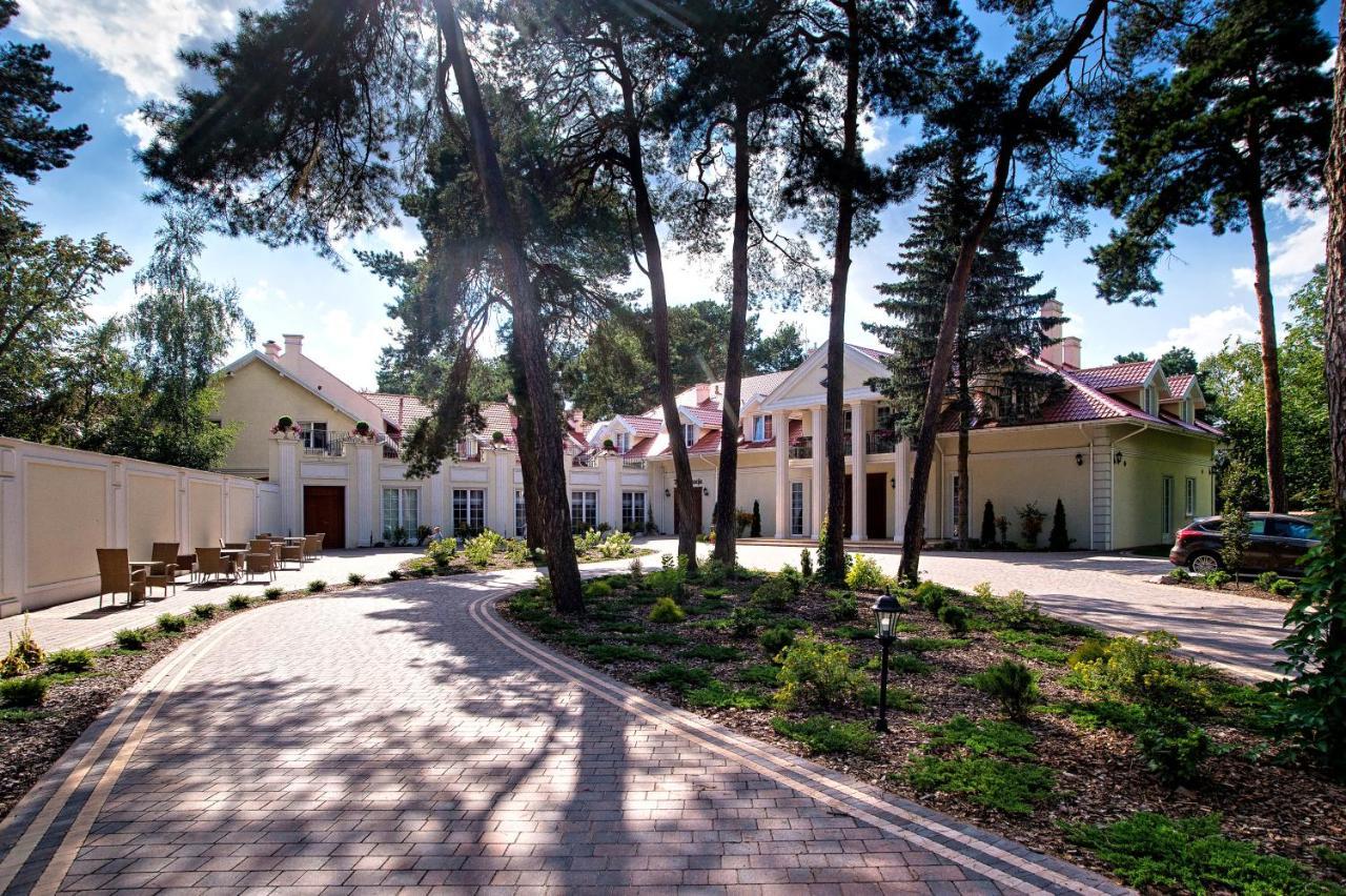 Basniowa Hotel Wyszkow Bagian luar foto