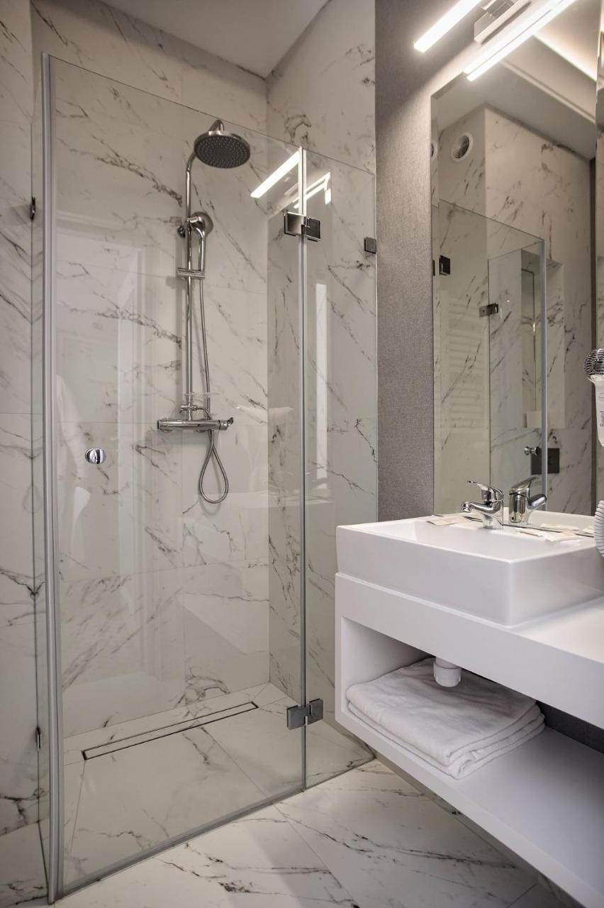 Basniowa Hotel Wyszkow Bagian luar foto