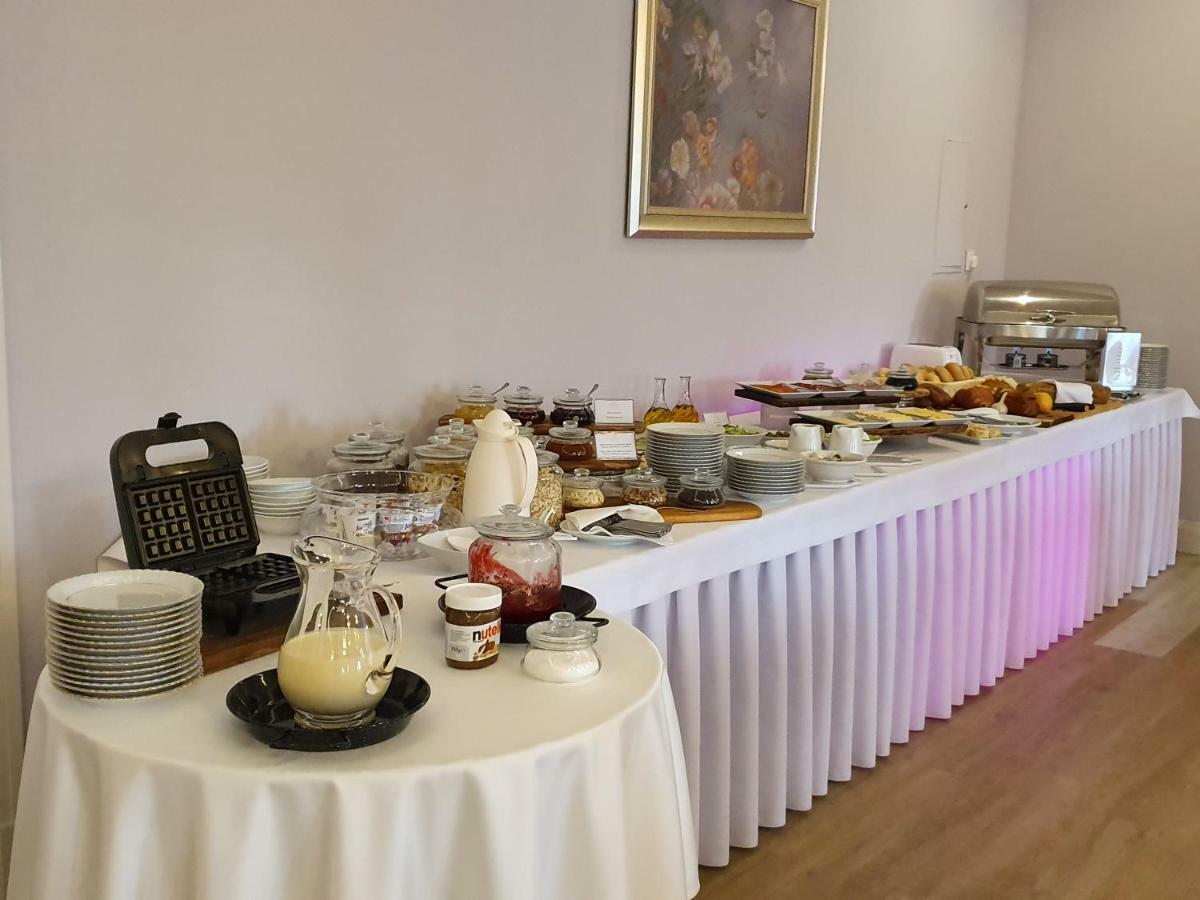 Basniowa Hotel Wyszkow Bagian luar foto